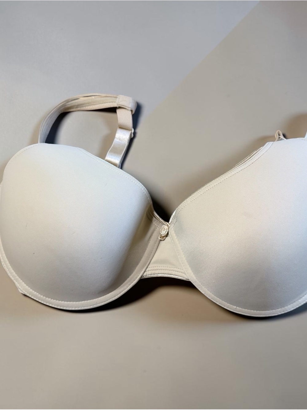 Breezies Smooth Molded Bra - Cream
